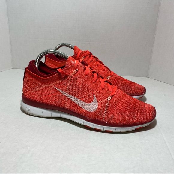 Nike Free TR Flyknit Red Sneakers Women Sz 9 - Picture 1 of 6